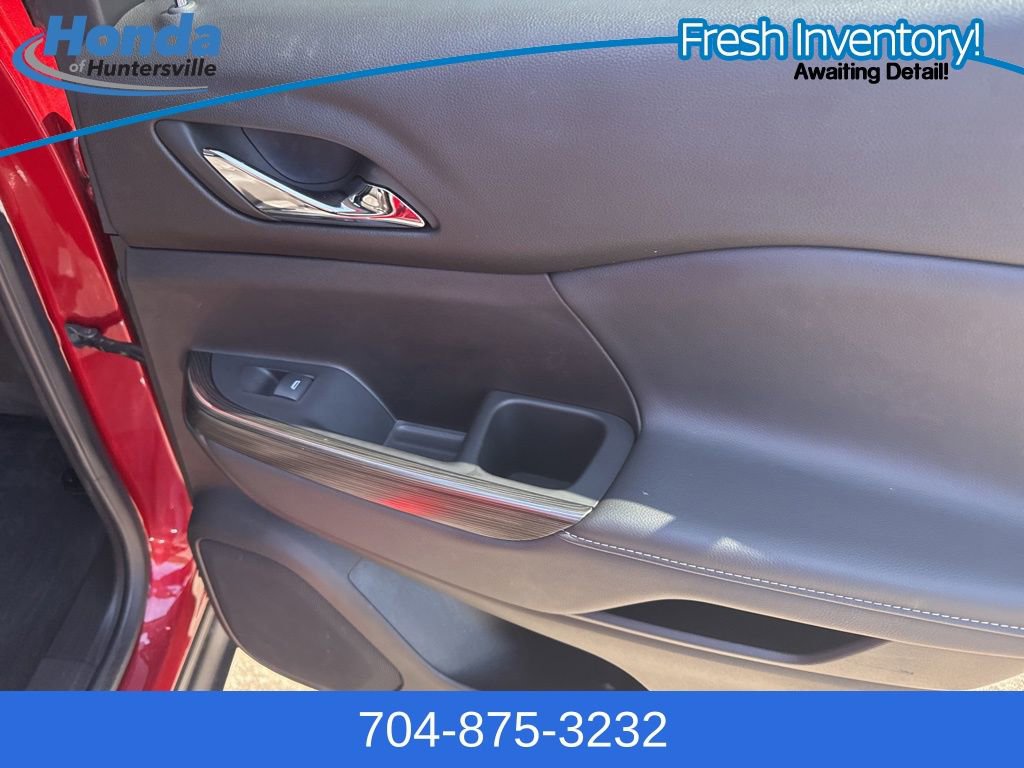 Used 2023 GMC Acadia SLT w/ Trailering Package image 12