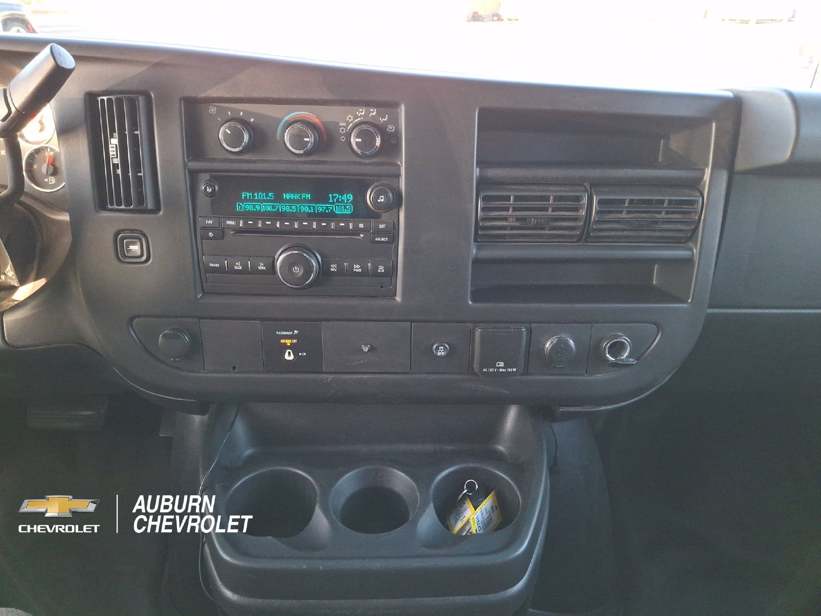 Used 2017 Chevrolet Express 2500 Extended RWD image 11