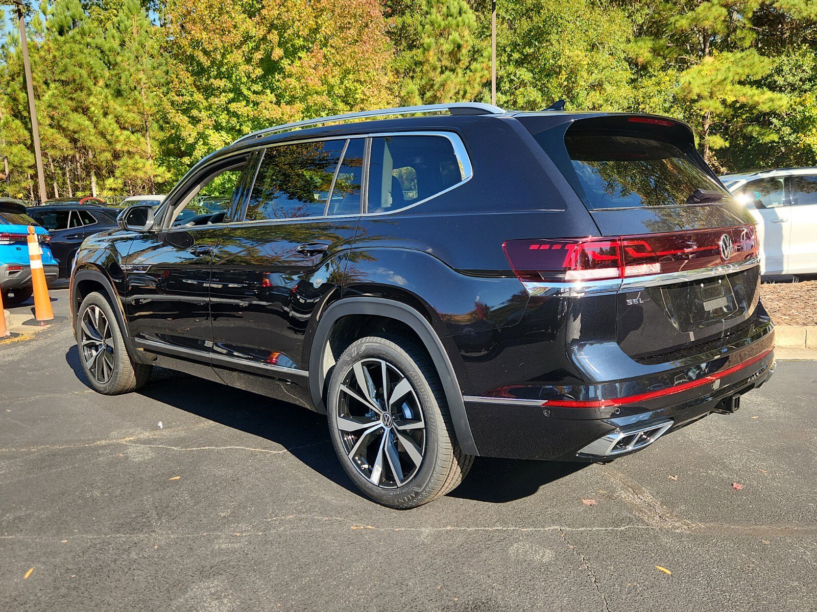 New 2026 Volkswagen Atlas SEL Premium R-Line image 7
