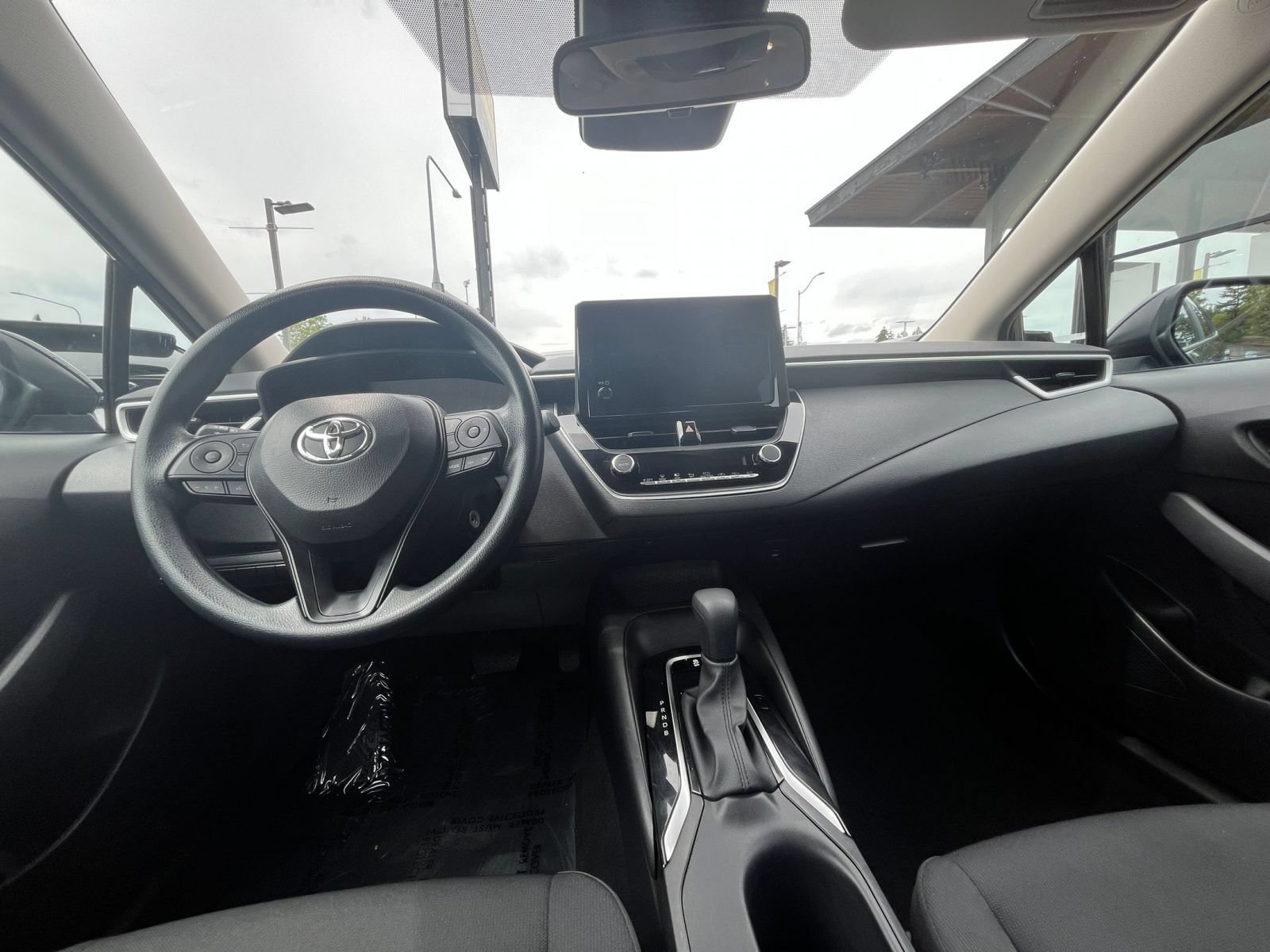 Used 2025 Toyota Corolla LE FWD image 33