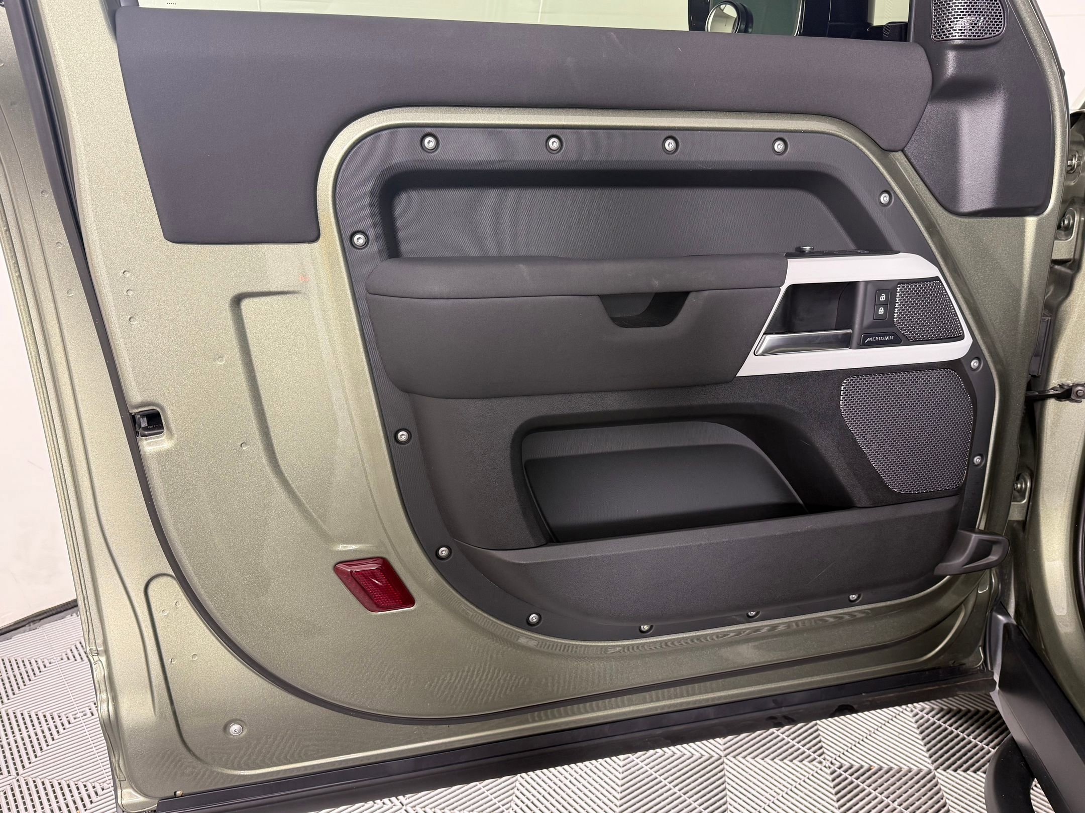 Certified 2021 Land Rover Defender 90 First Edition image 11