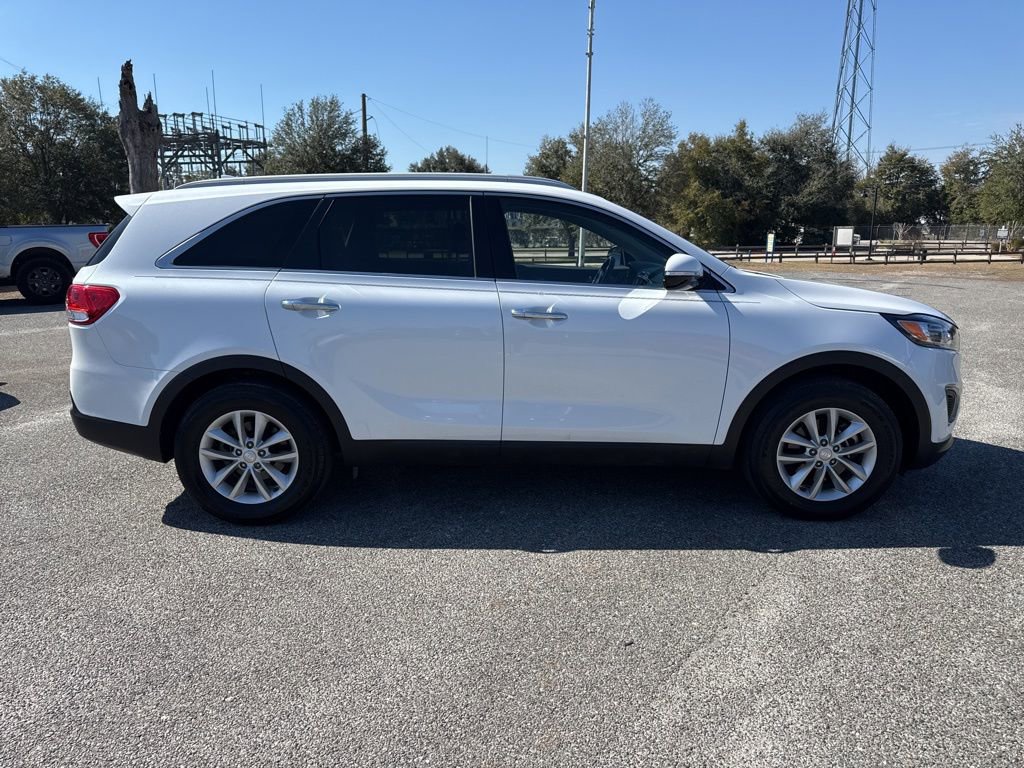 Used 2018 Kia Sorento LX image 3