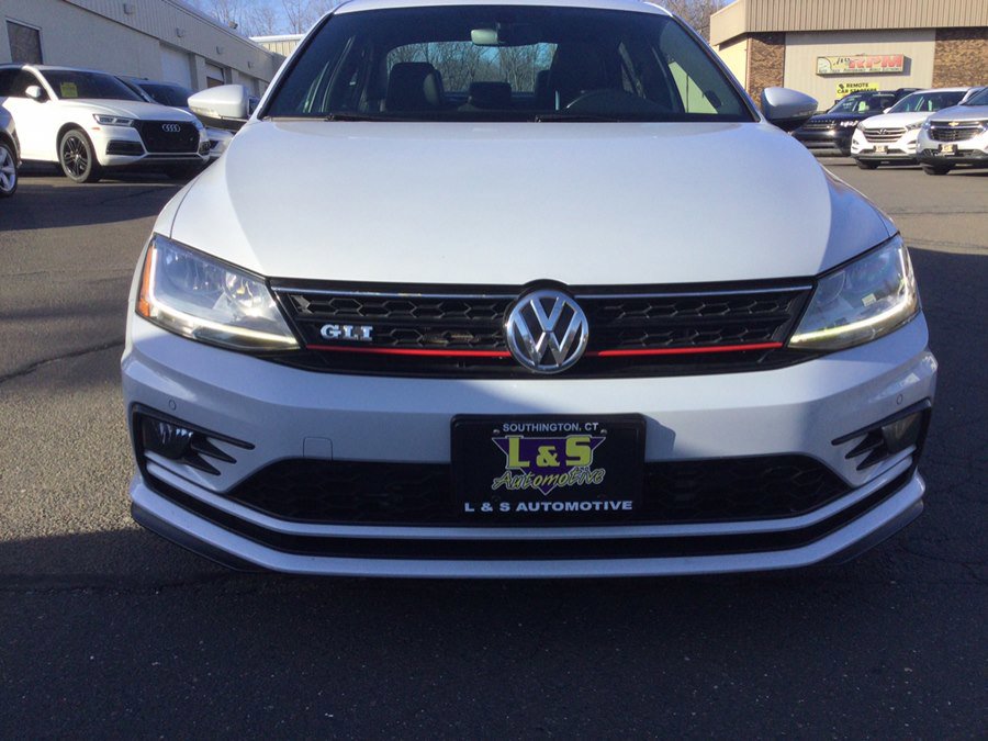 Used 2017 Volkswagen Jetta GLI FWD image 4