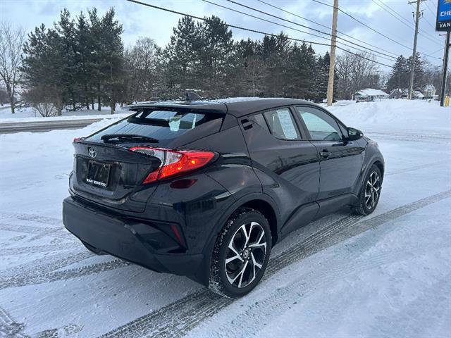 Used 2022 Toyota C-HR XLE image 6