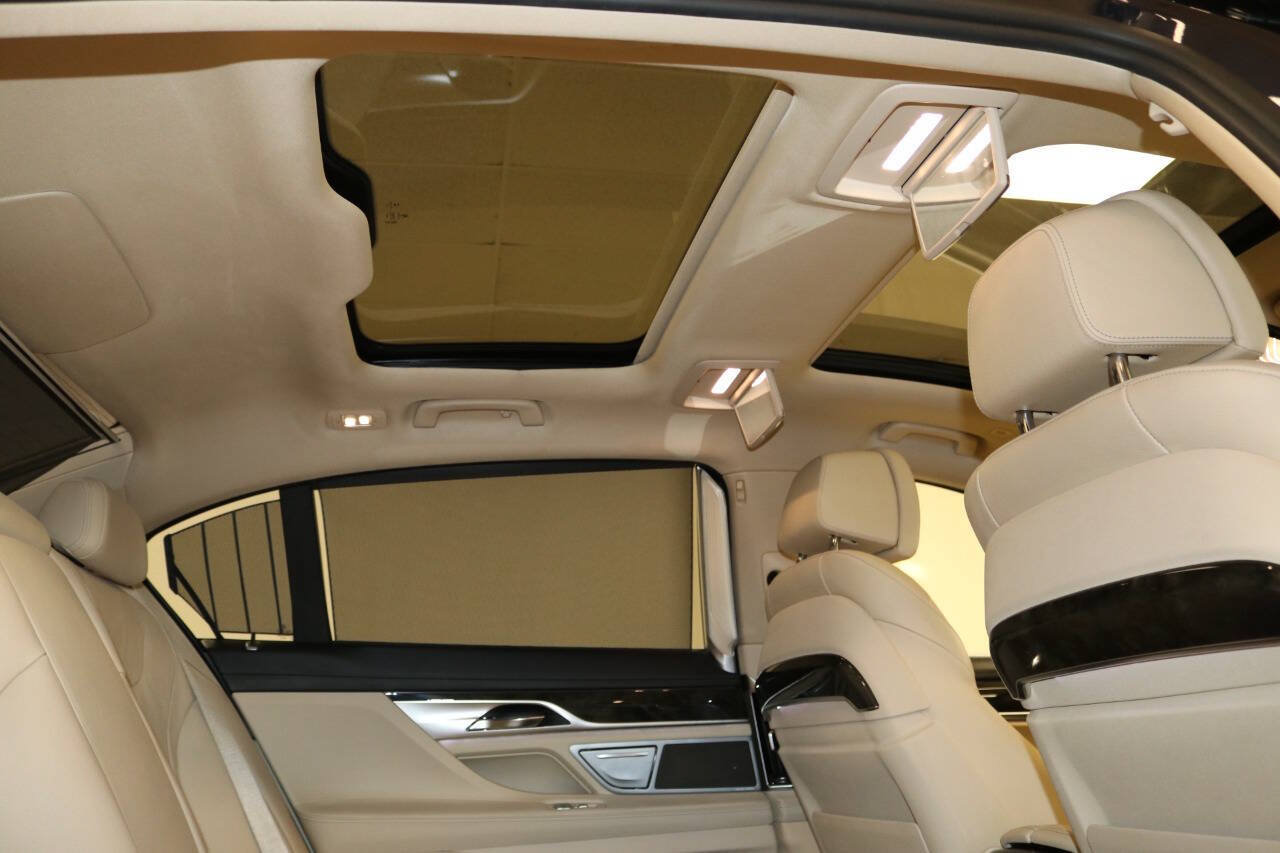 Used 2016 BMW 740i RWD image 95