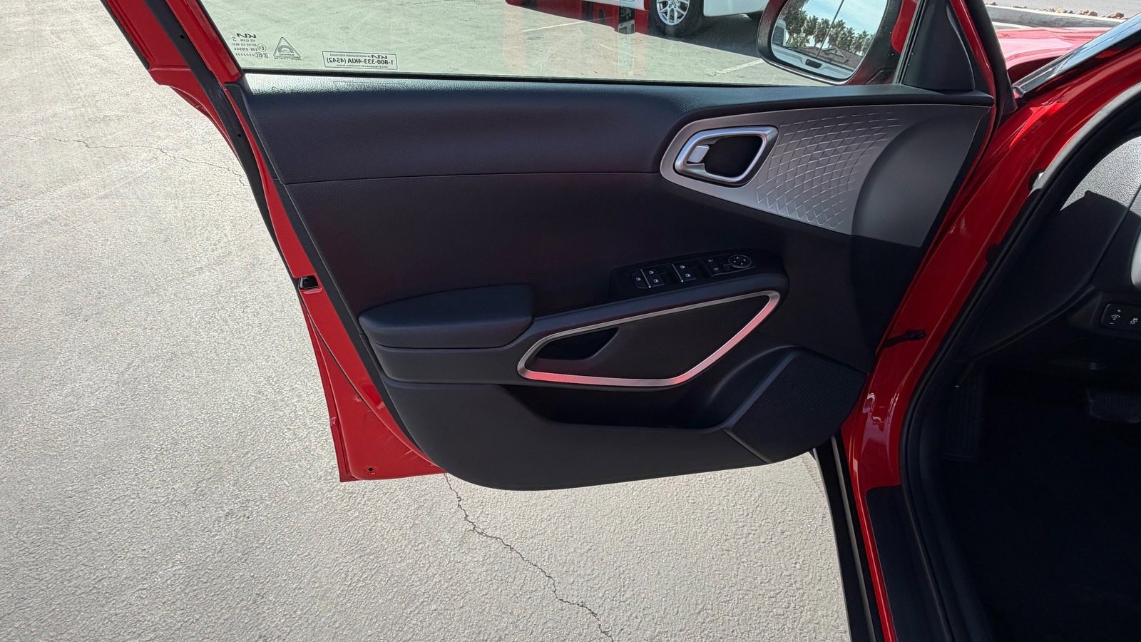 Used 2023 Kia Soul LX w/ LX Technology Package image 16