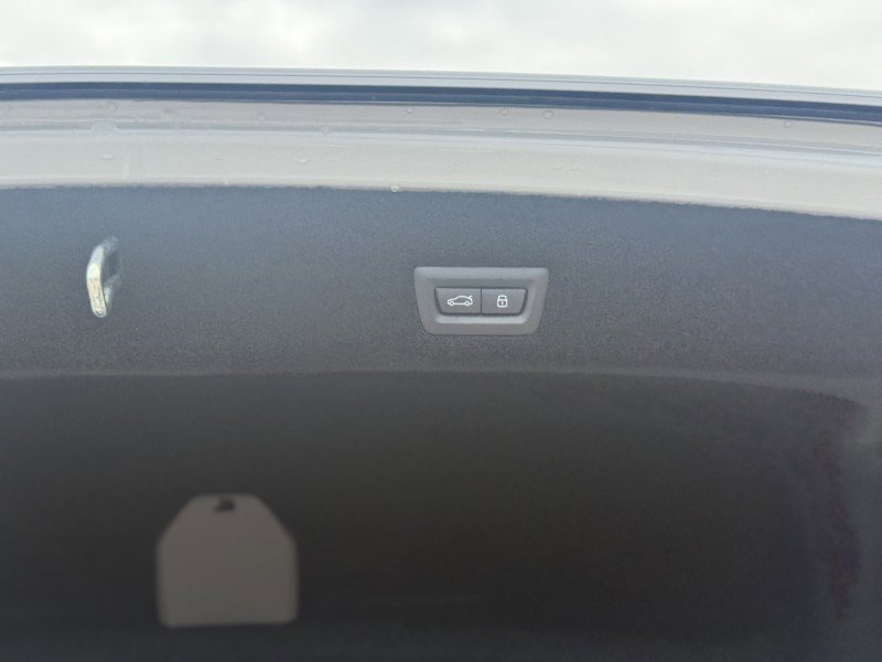 New 2026 BMW 750e xDrive w/ Executive Package image 22