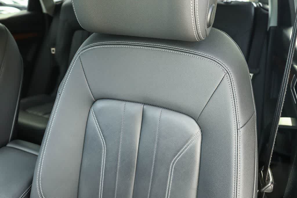 Used 2023 Audi Q5 2.0T Premium Plus w/ Premium Plus Package AWD/4WD image 12