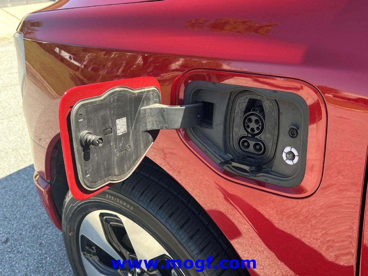 Certified 2023 Ford F150 Lightning Platinum AWD/4WD image 32