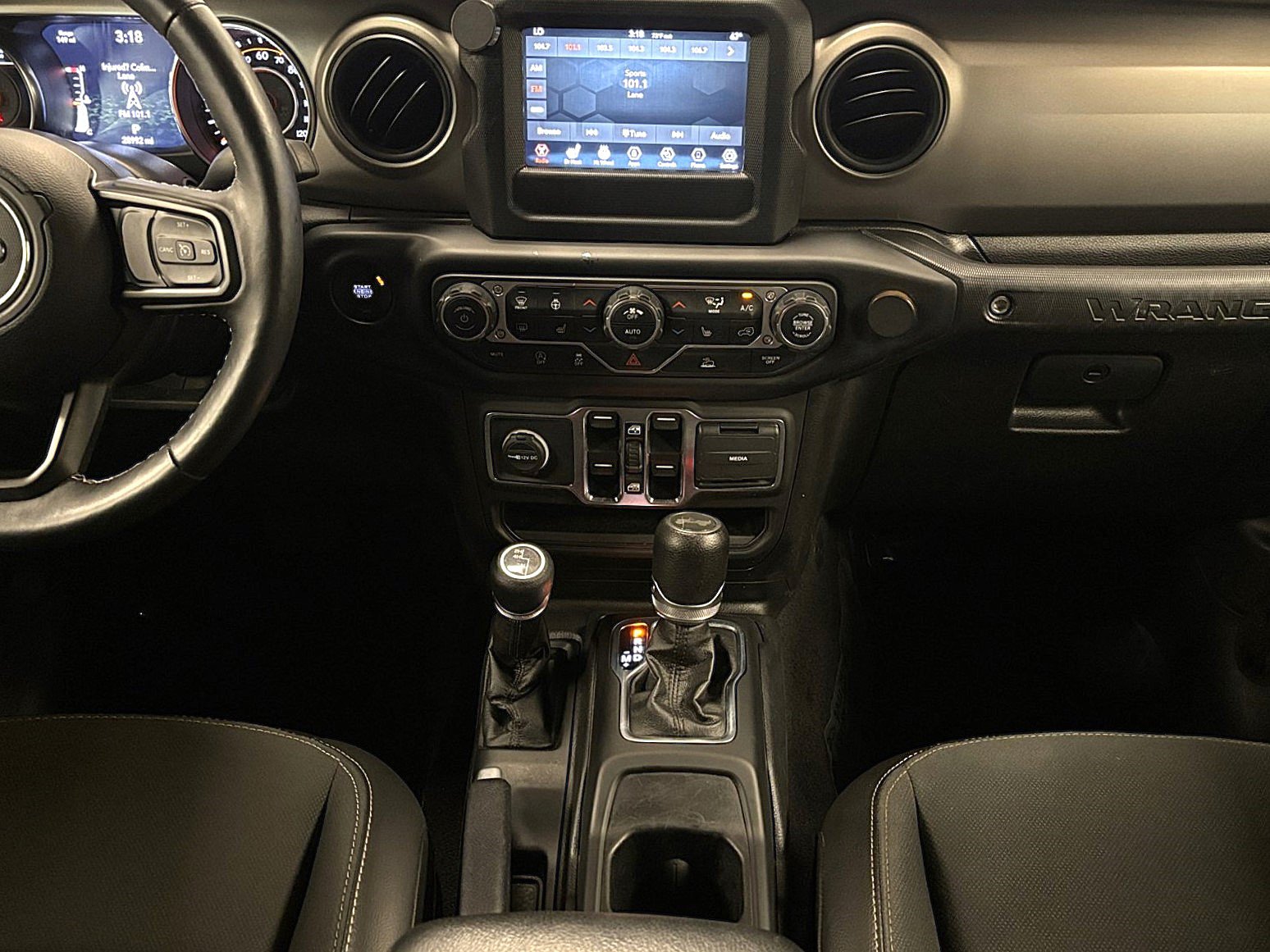 Used 2021 Jeep Wrangler Unlimited Sport AWD/4WD image 15