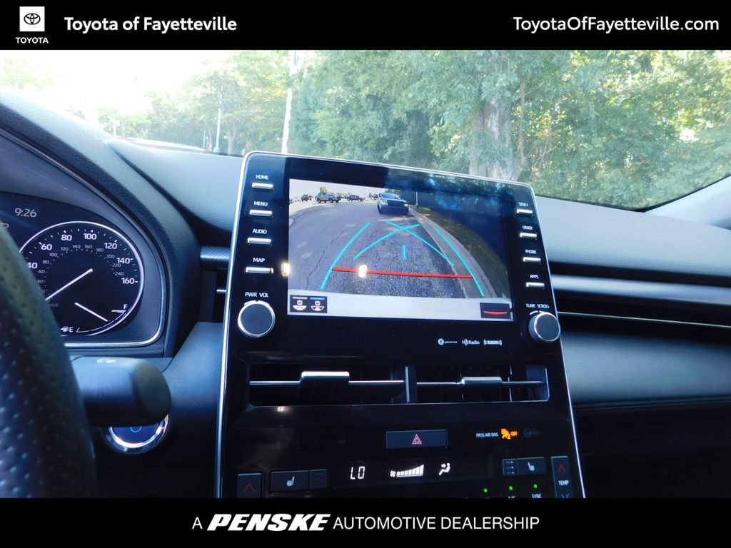 Used 2022 Toyota Avalon XSE FWD image 4