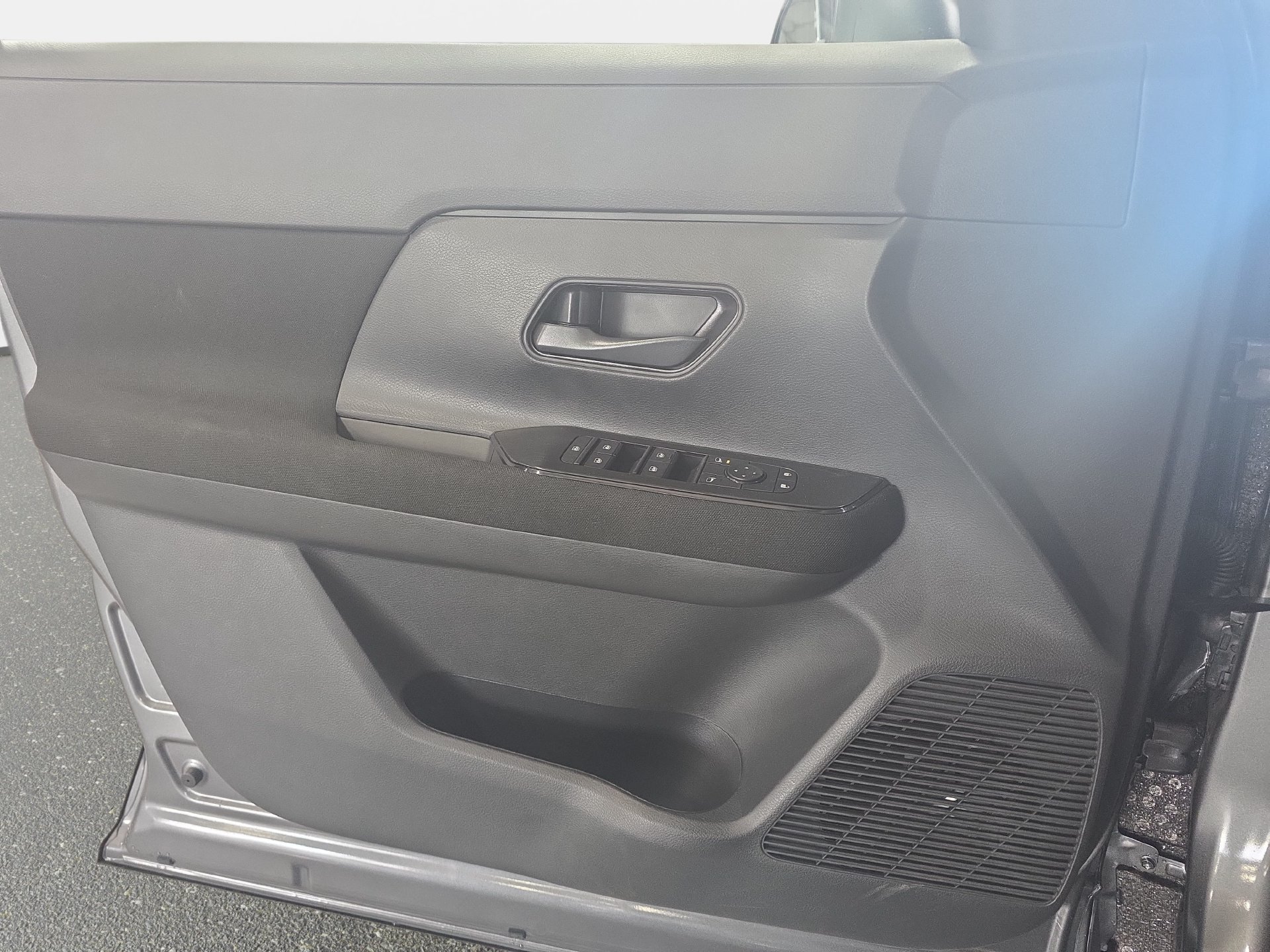 New 2027 Nissan Kicks S FWD image 25