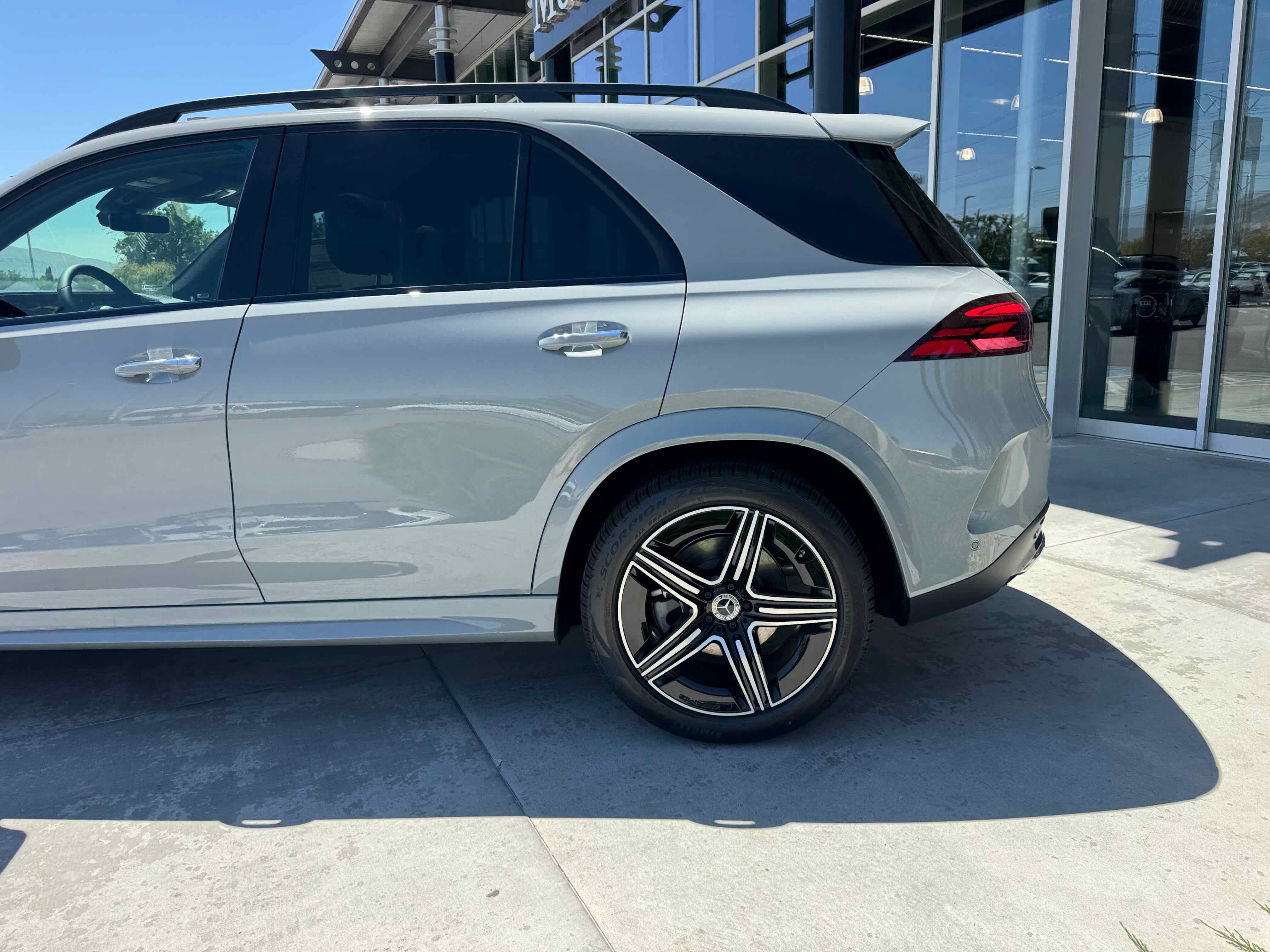 New 2025 Mercedes-Benz GLE 450 4MATIC image 4