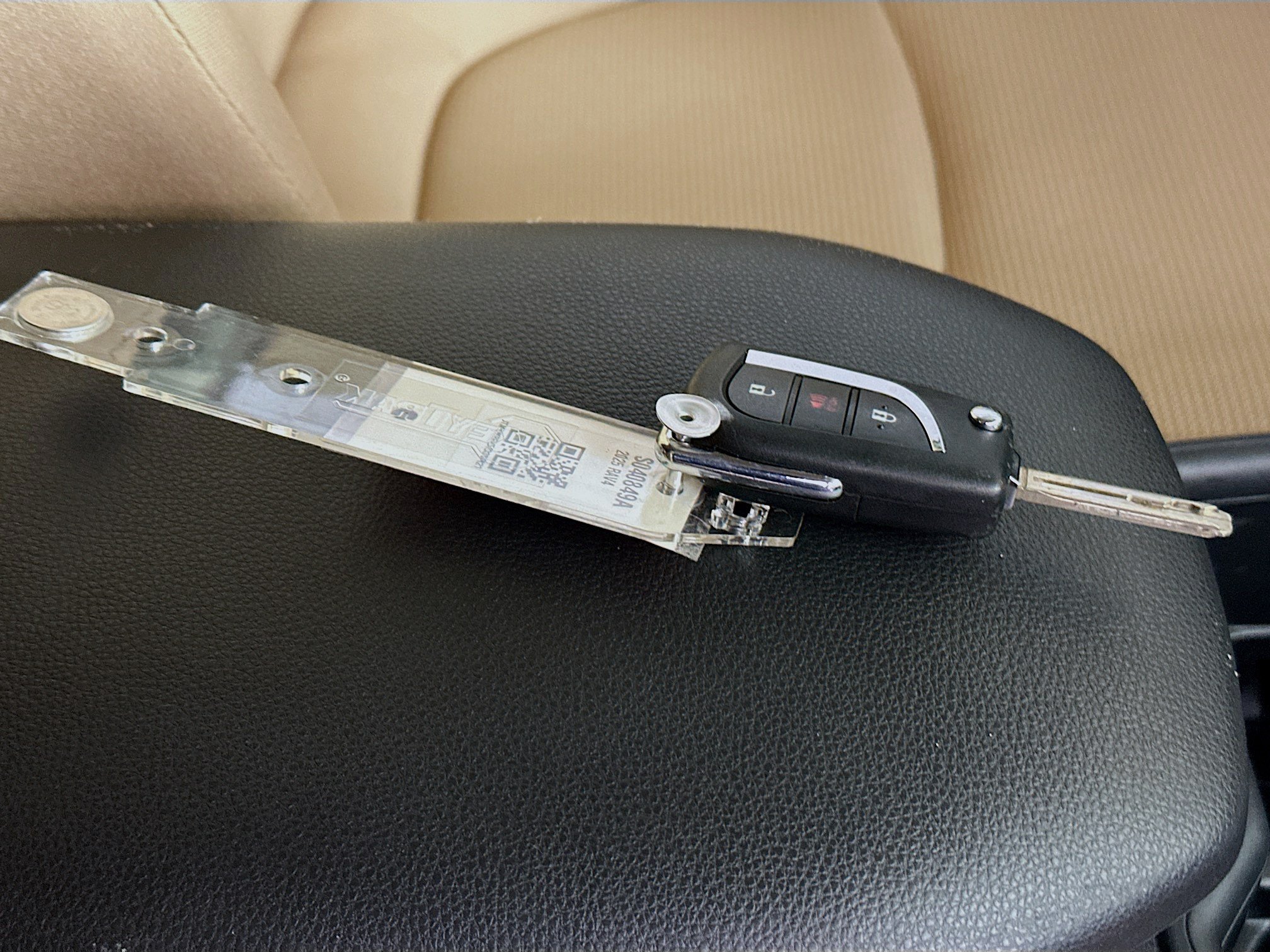 Used 2025 Toyota RAV4 LE AWD/4WD image 32