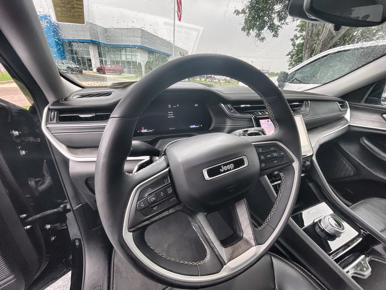 Used 2023 Jeep Grand Cherokee Limited w/ Black Appearance Package RWD image 10