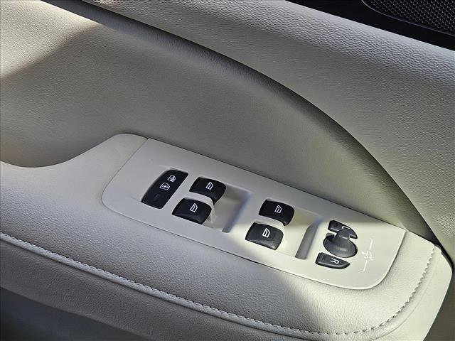 Used 2024 Volvo S60 B5 Plus w/ Climate Package FWD image 7