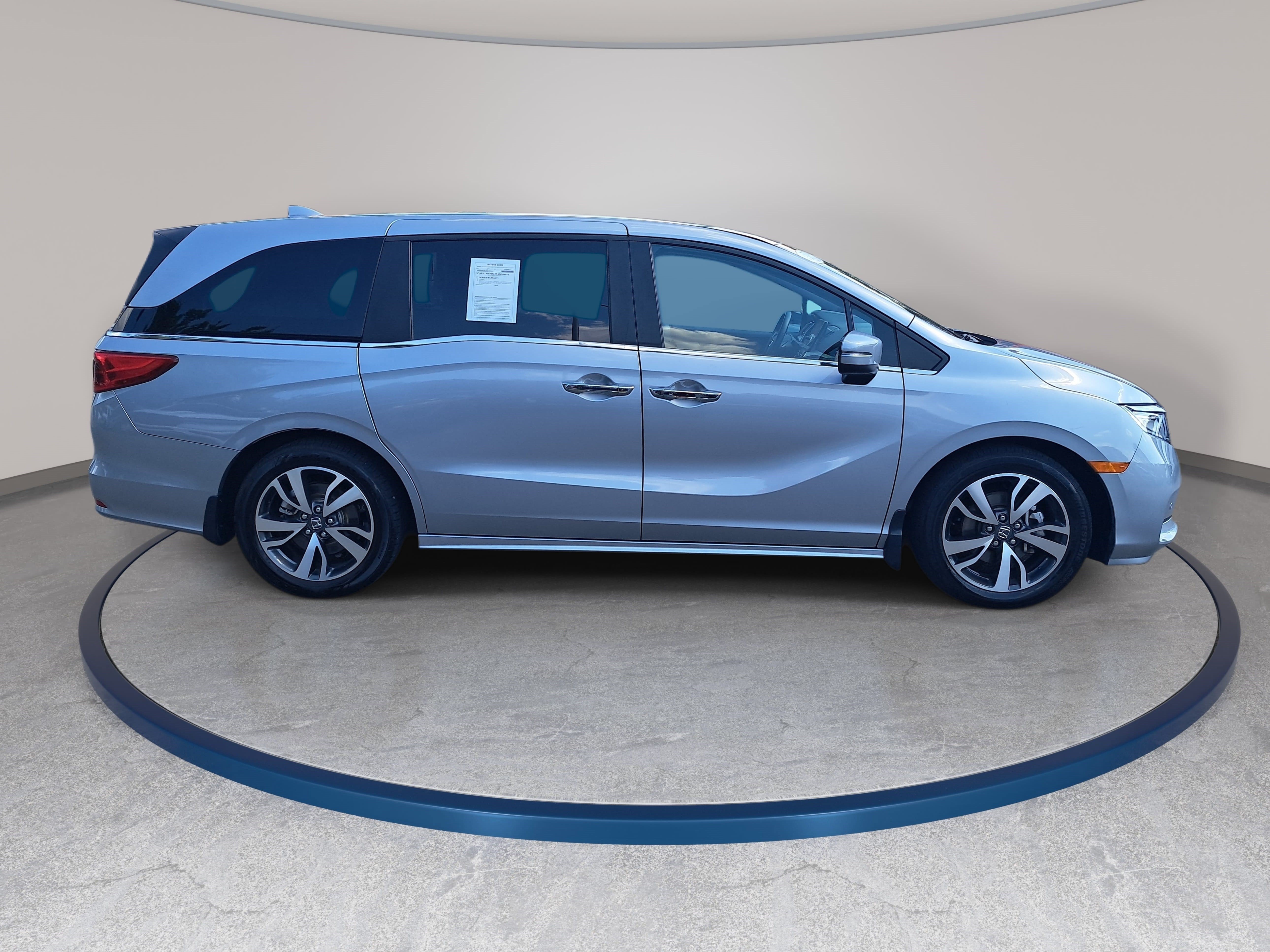 Used 2024 Honda Odyssey Touring image 4