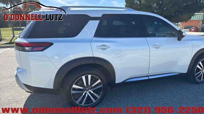 Used 2025 Nissan Pathfinder Platinum image 8