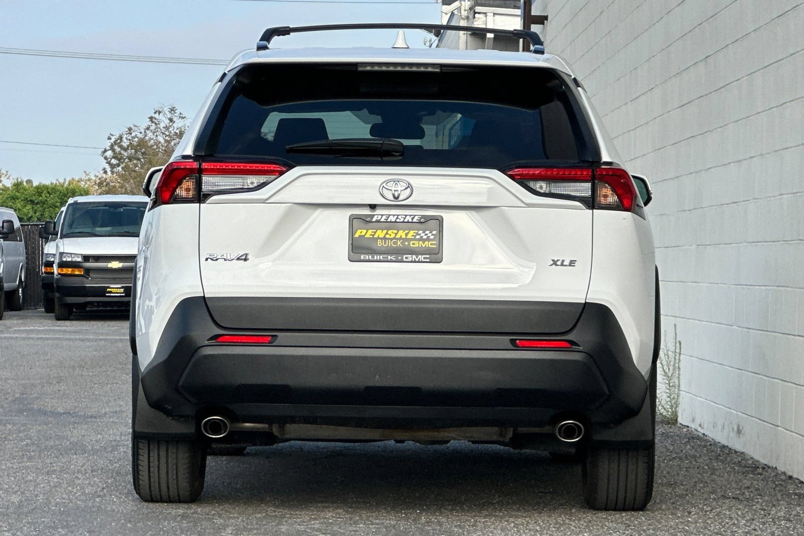 Used 2025 Toyota RAV4 XLE w/ Convenience Package FWD image 5