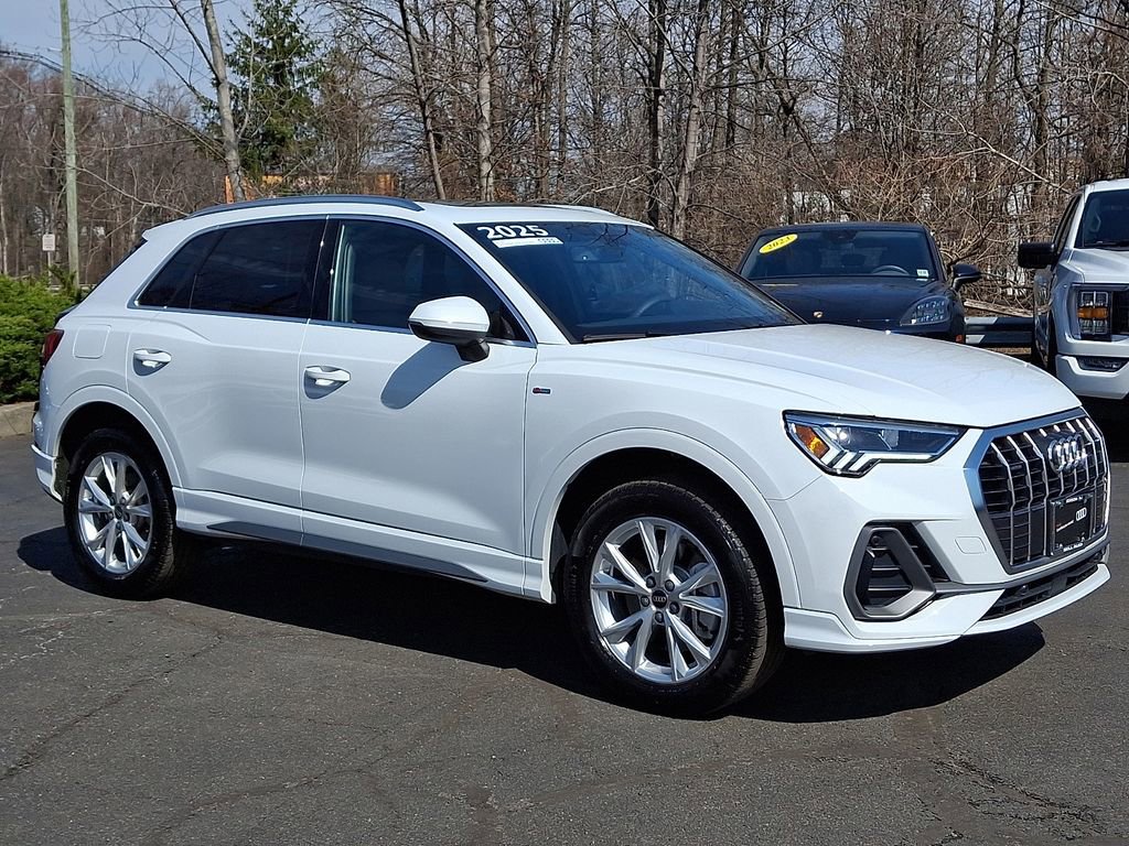 Certified 2025 Audi Q3 2.0T Premium Plus w/ Premium Plus Package image 2