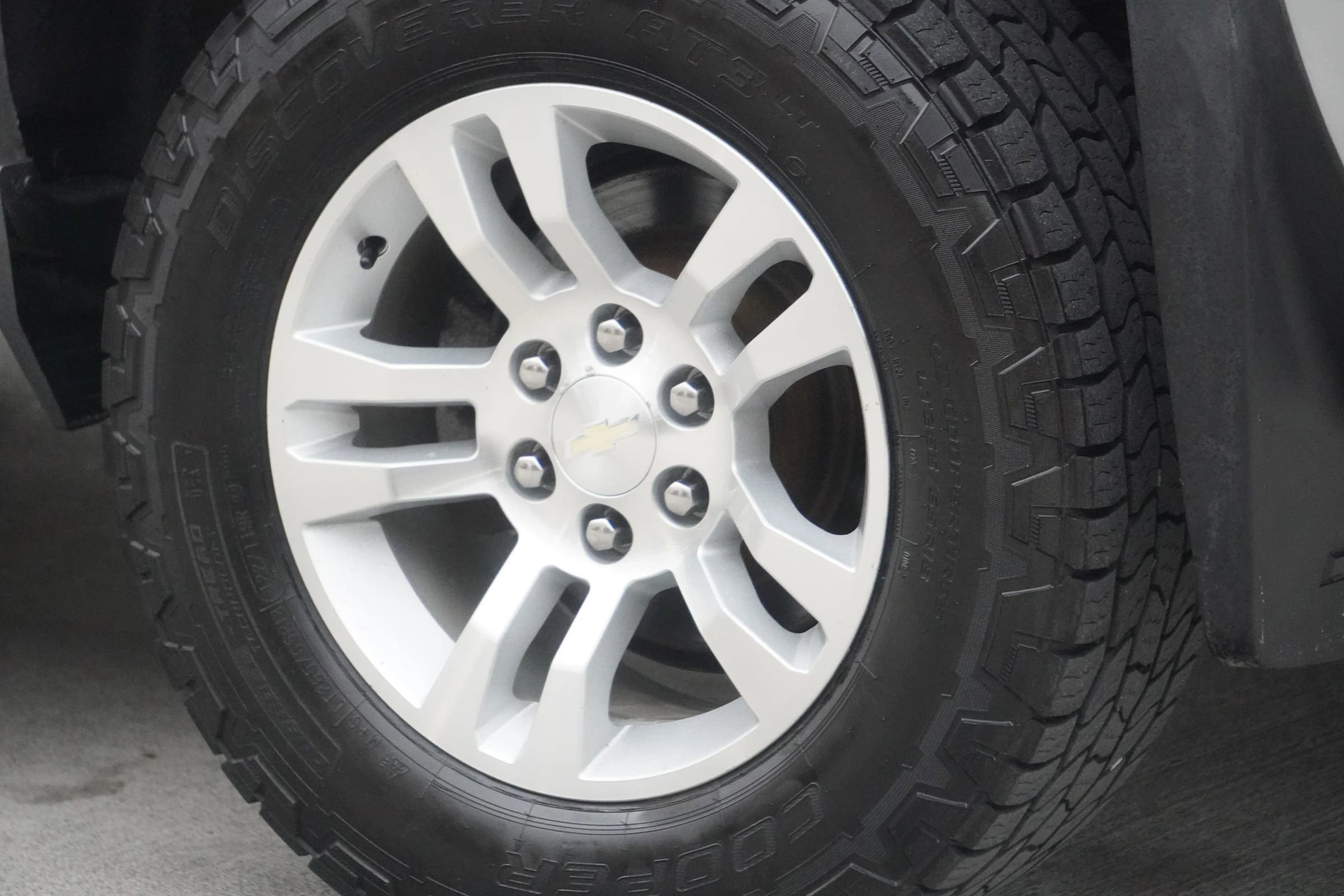 Used 2018 Chevrolet Silverado 1500 LT w/ All Star Edition AWD/4WD image 36