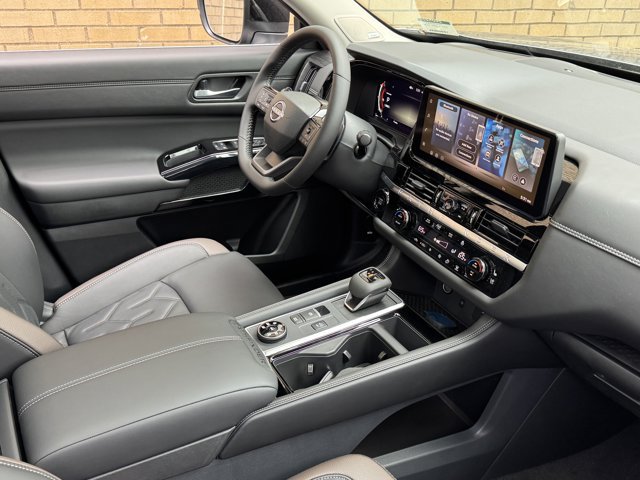 New 2026 Nissan Pathfinder Platinum AWD/4WD image 9