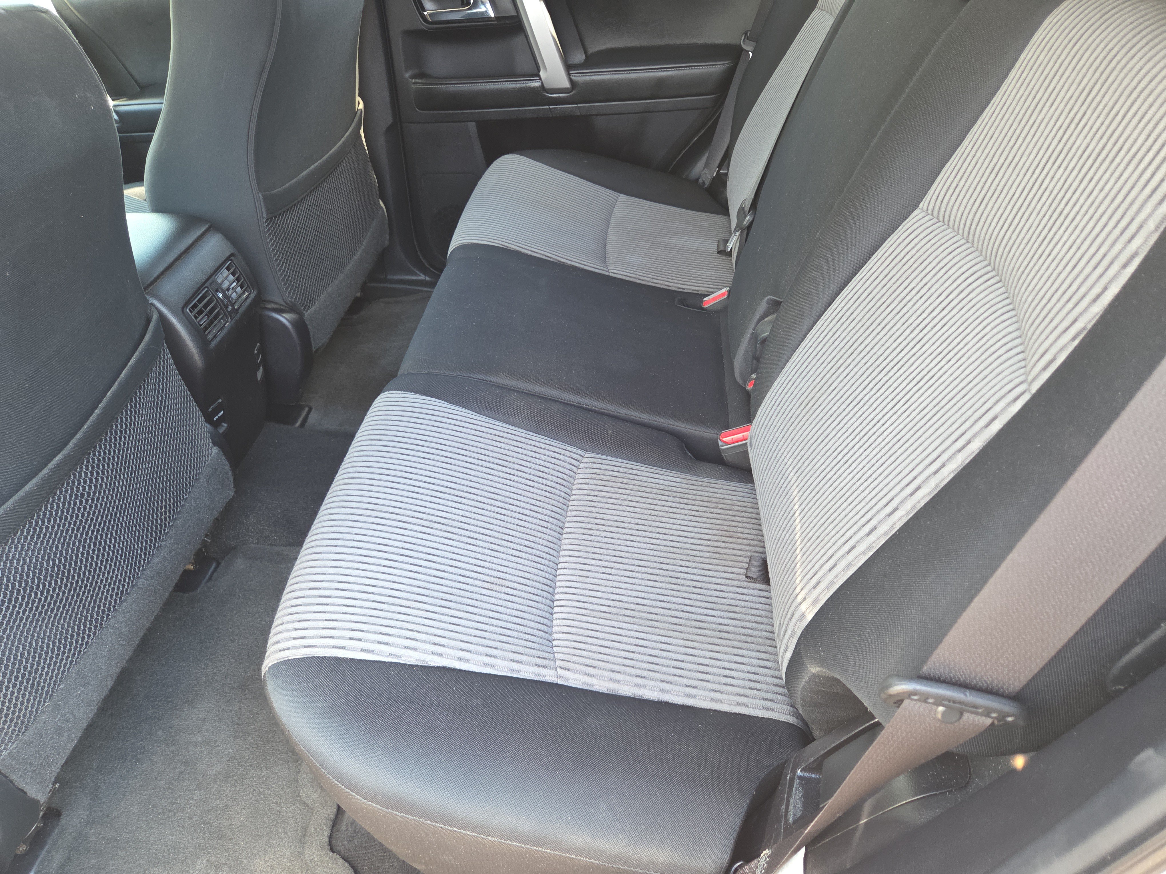Used 2015 Toyota 4Runner SR5 AWD/4WD image 18