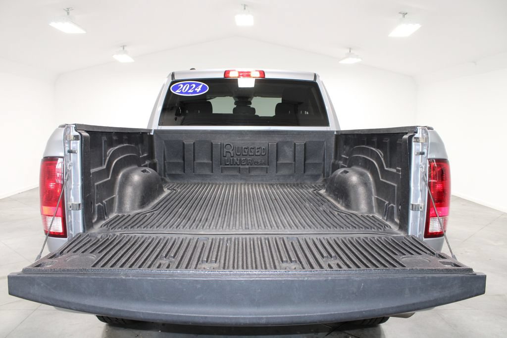 Used 2024 RAM 1500 Classic SLT AWD/4WD image 15