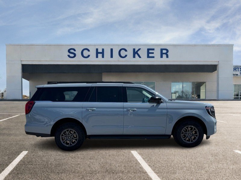 Used 2025 Ford Expedition Max Active AWD/4WD image 2