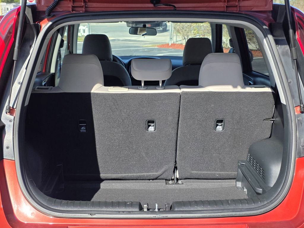 Used 2022 Kia Soul LX image 16