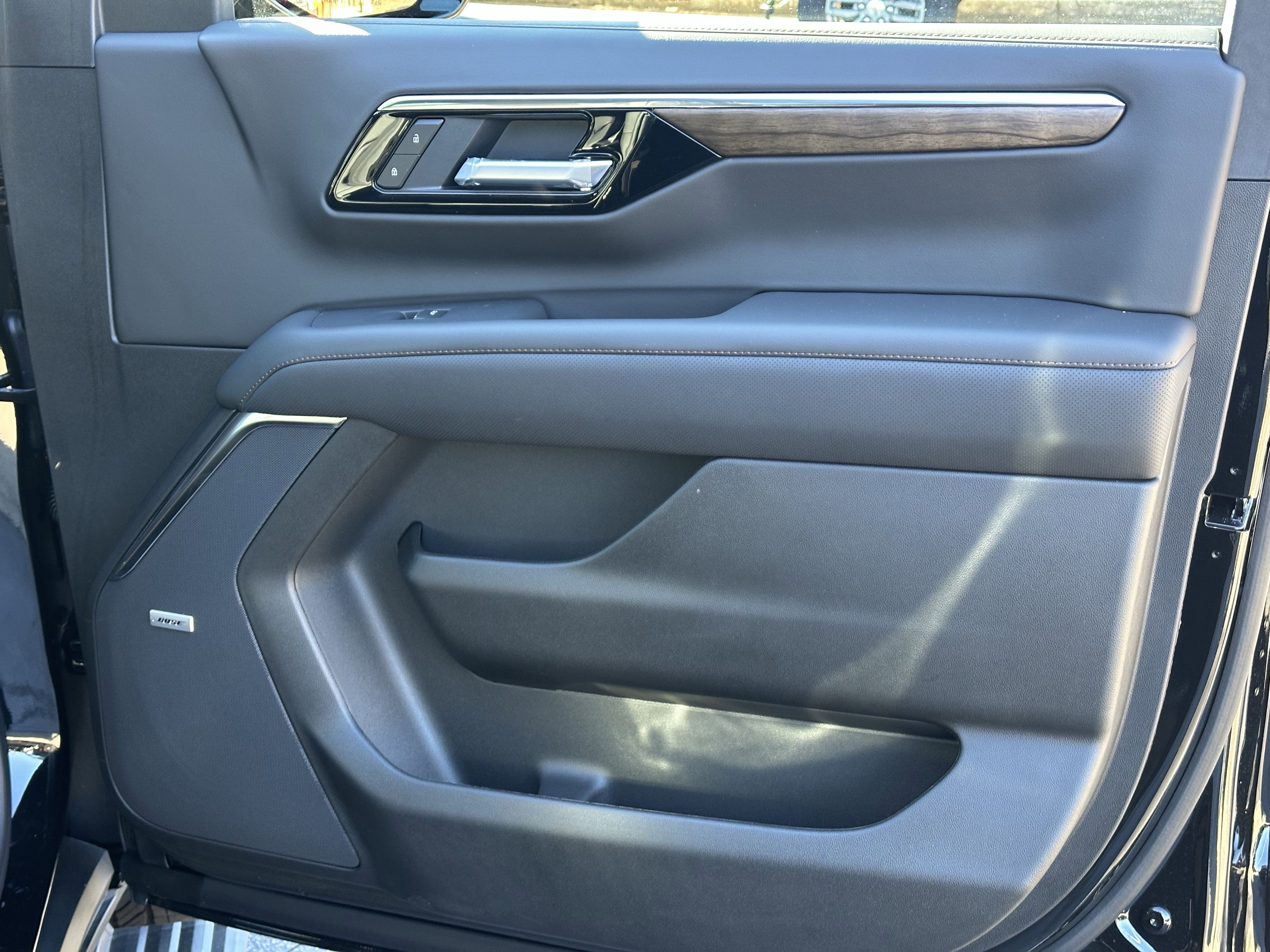 New 2026 Chevrolet Suburban High Country image 17