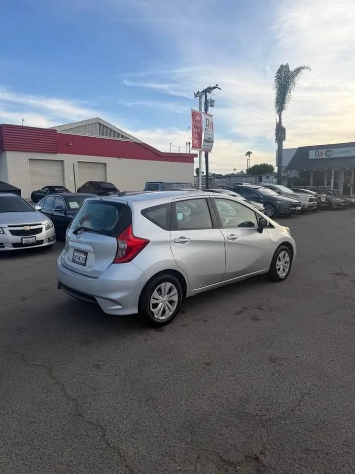 Used 2017 Nissan Versa Note SV FWD image 4