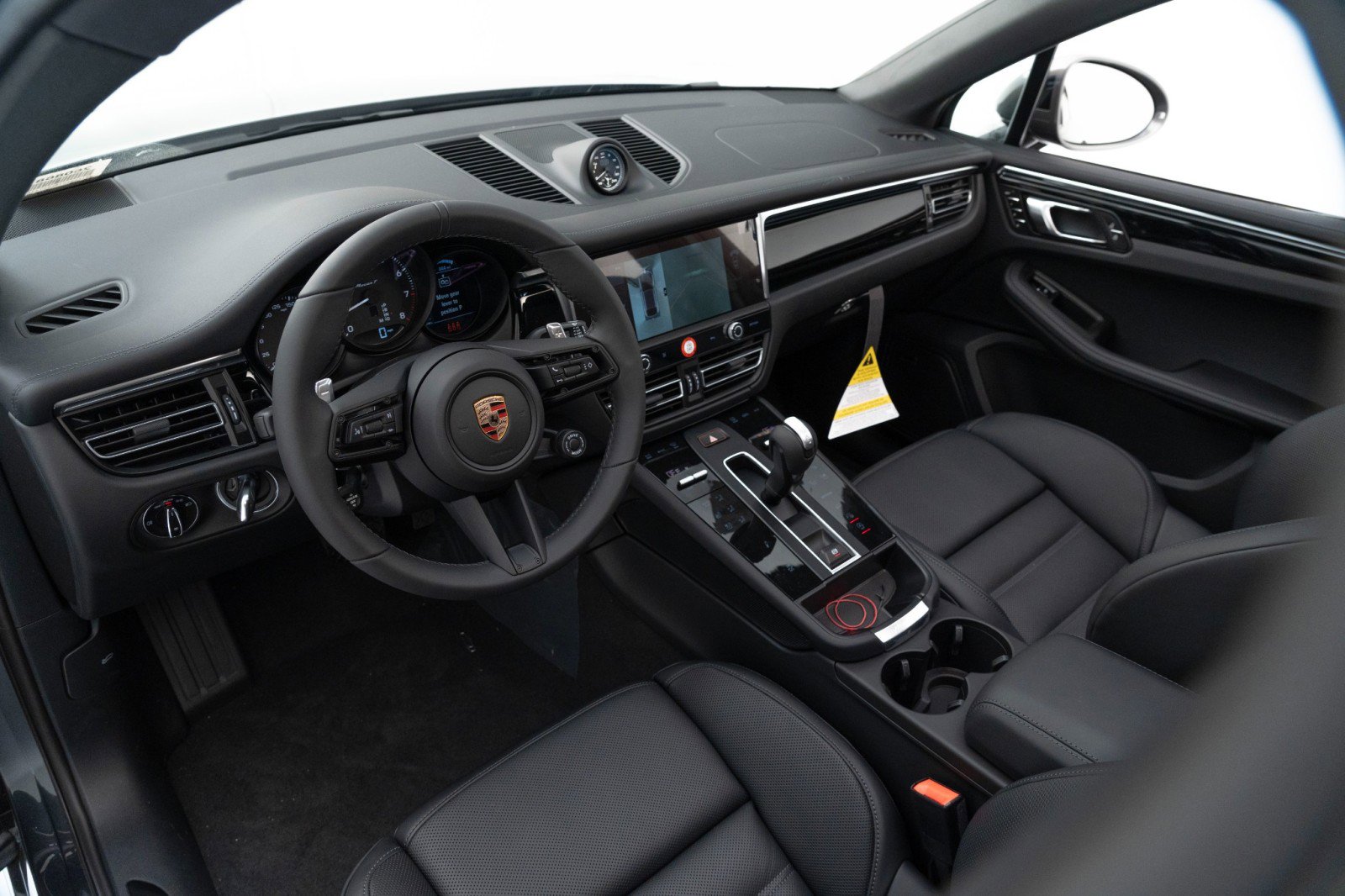 New 2025 Porsche Macan Turbo image 4