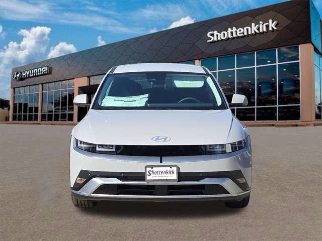 New 2026 Hyundai Ioniq 5 SE image 2