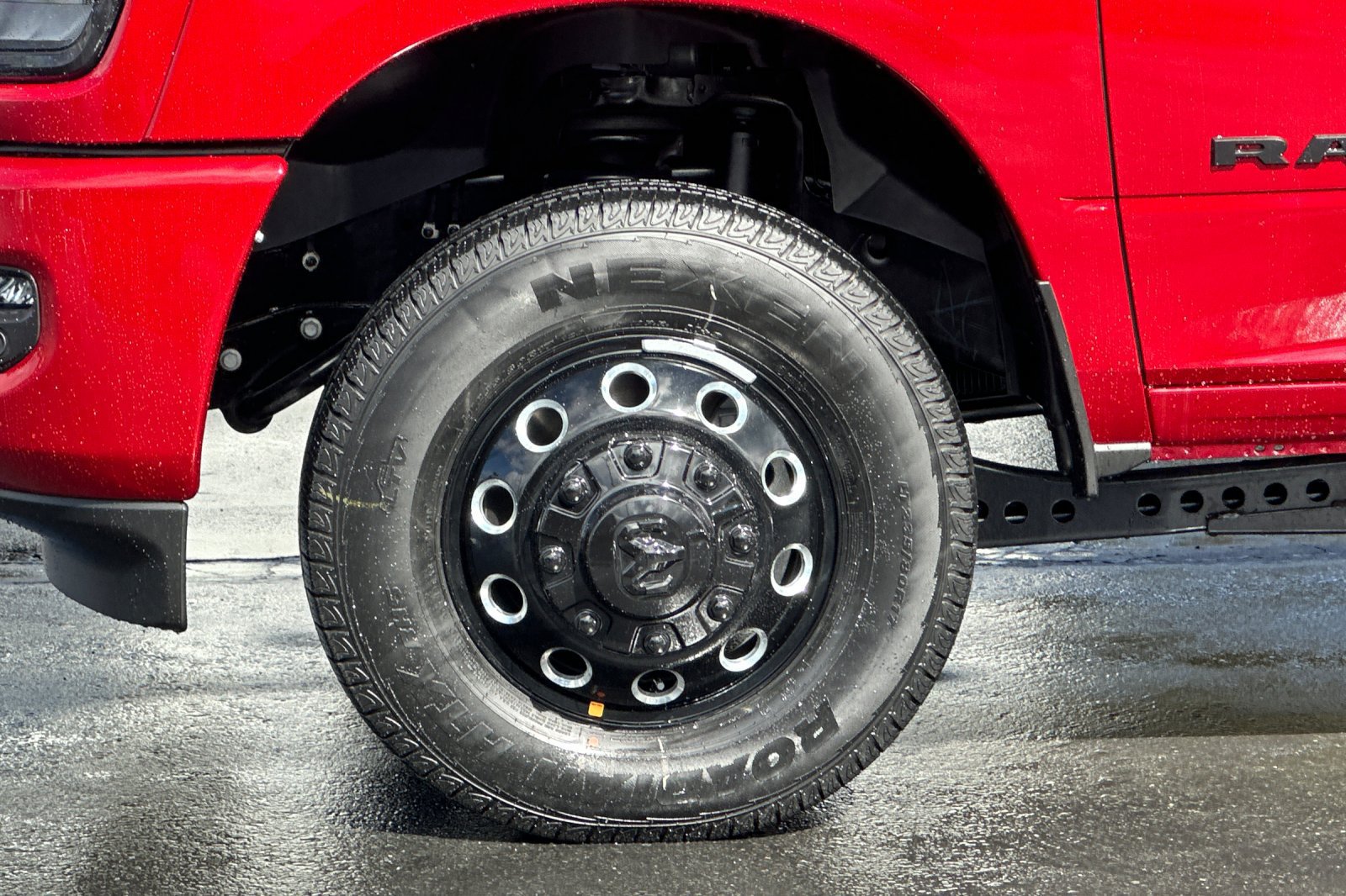 New 2026 RAM 3500 Big Horn AWD/4WD image 25