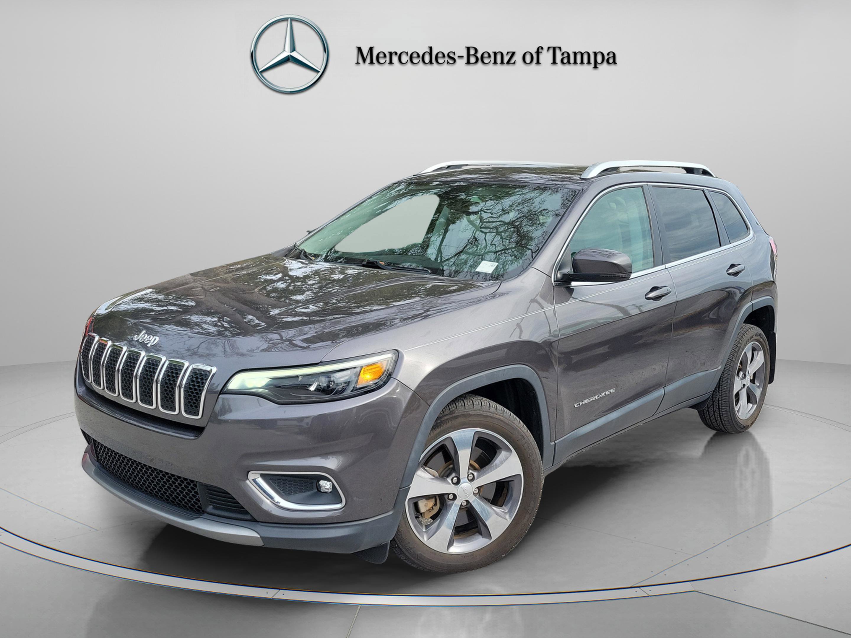 Used 2019 Jeep Cherokee Limited image 1