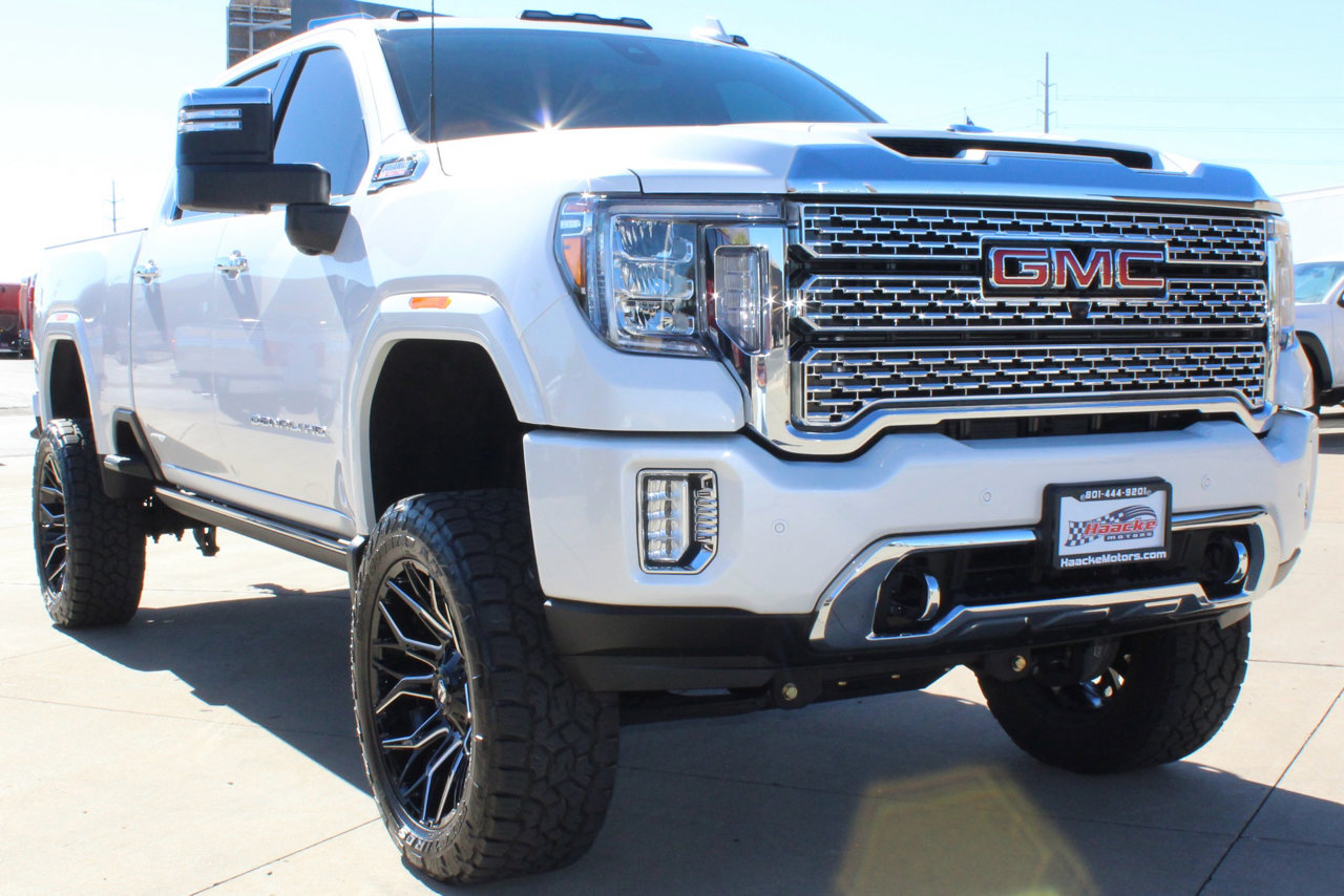Used 2022 GMC Sierra 3500 Denali w/ Denali Ultimate Package image 11