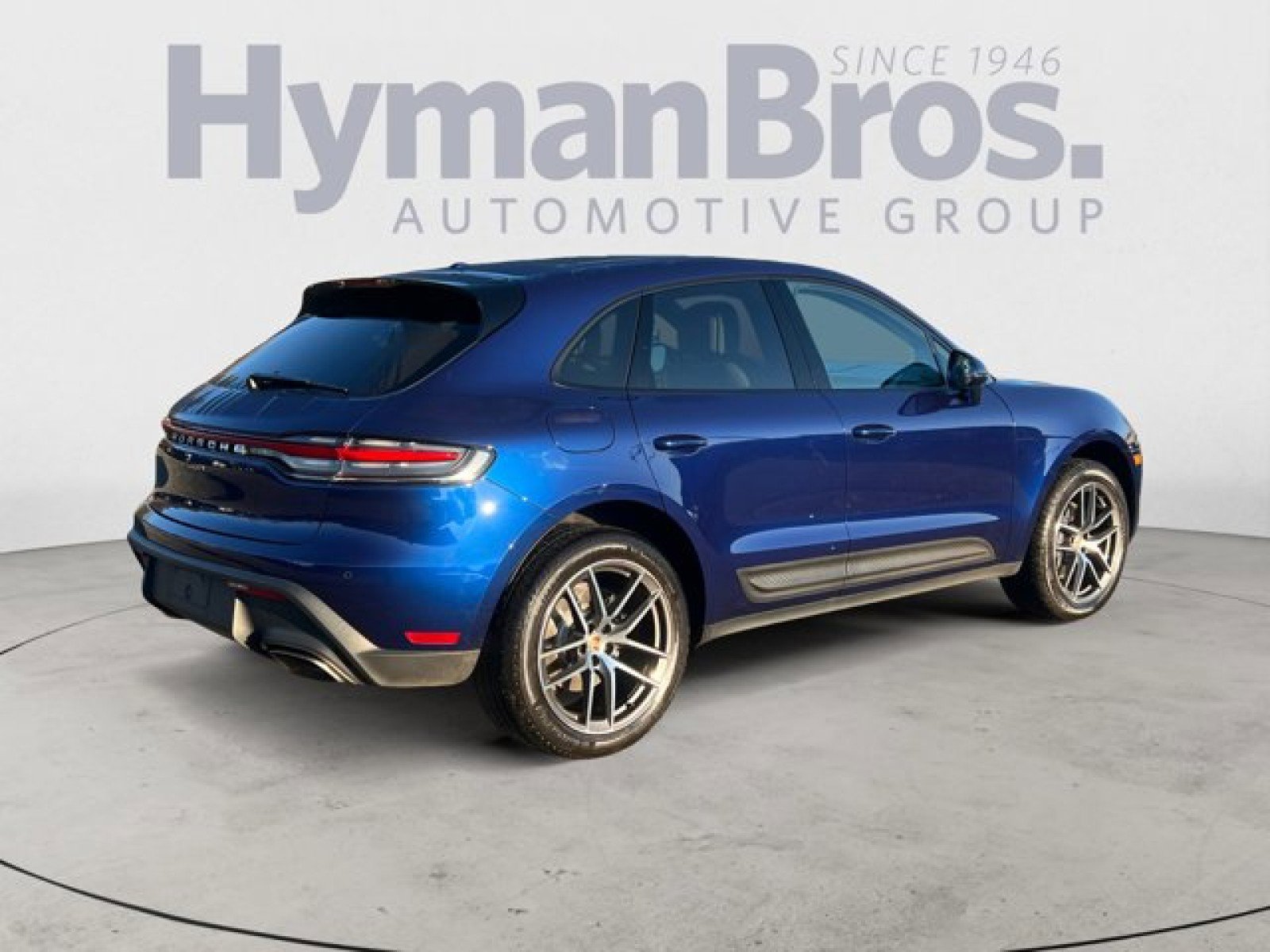 Used 2023 Porsche Macan image 3