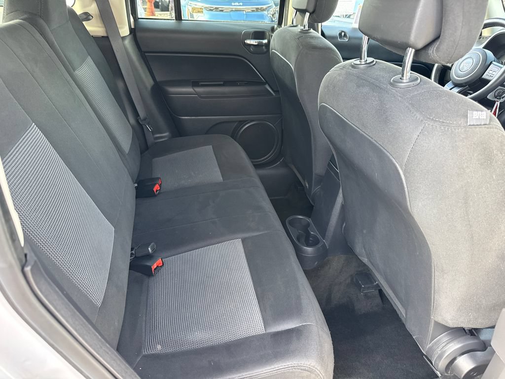 Used 2017 Jeep Patriot Latitude AWD/4WD image 20