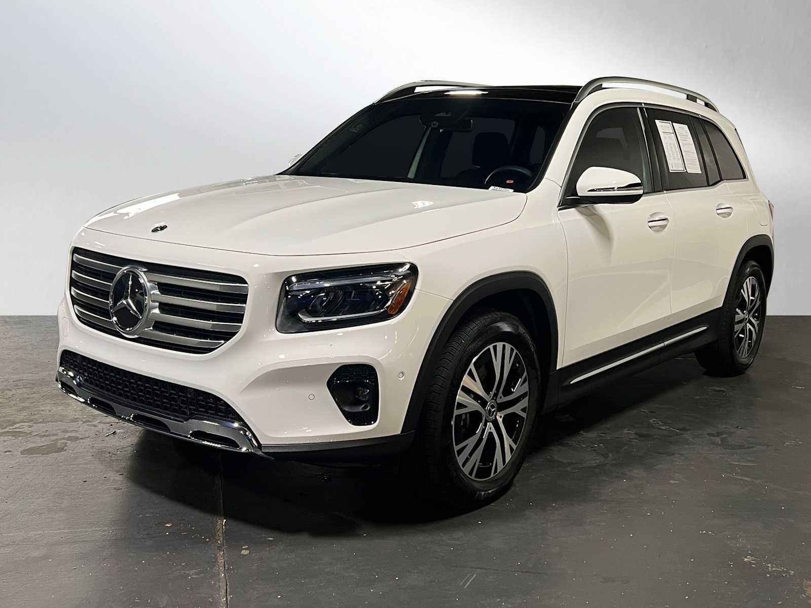 Certified 2025 Mercedes-Benz GLB 250 4MATIC image 7