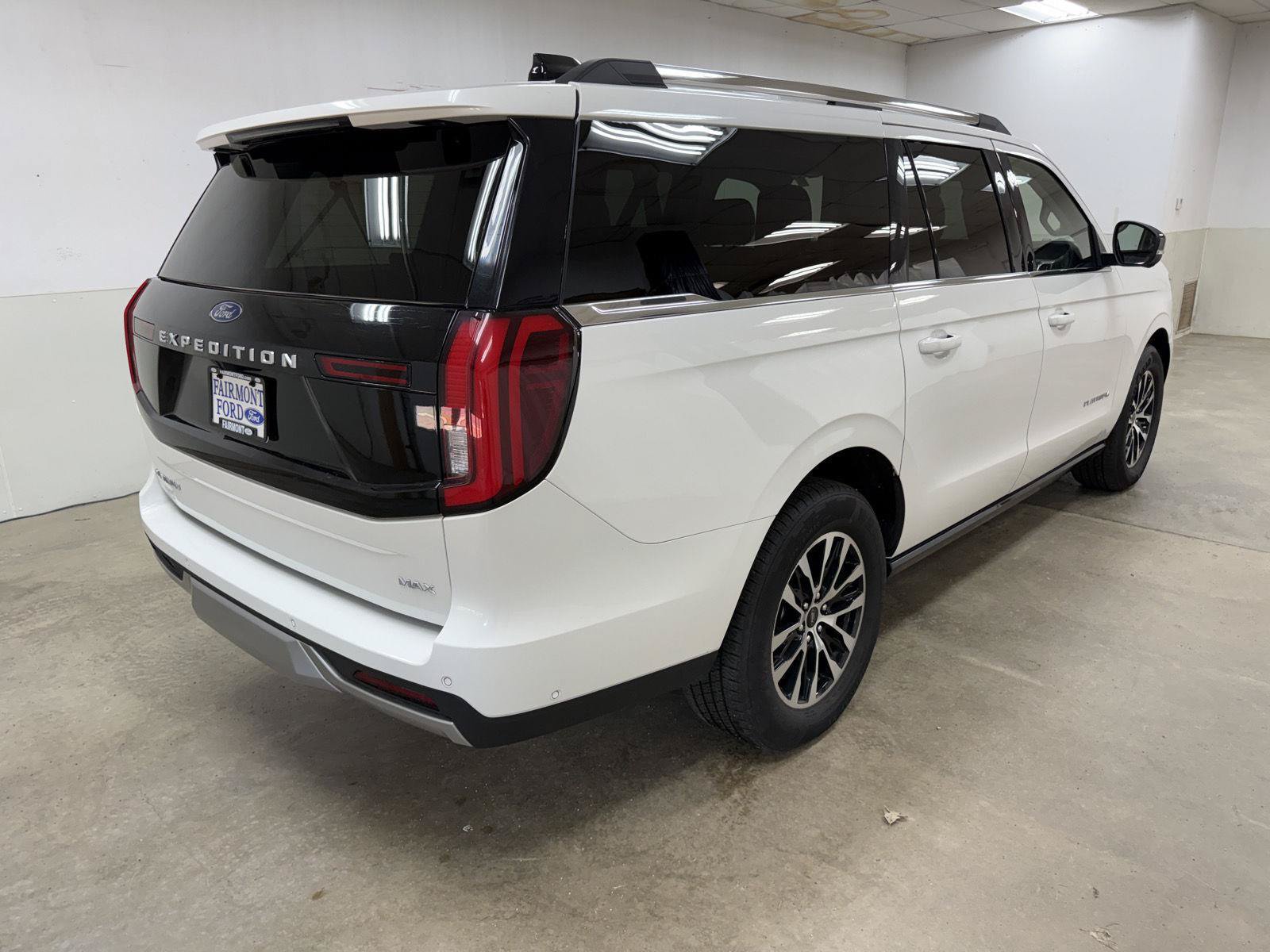 Used 2025 Ford Expedition Max Platinum AWD/4WD image 7