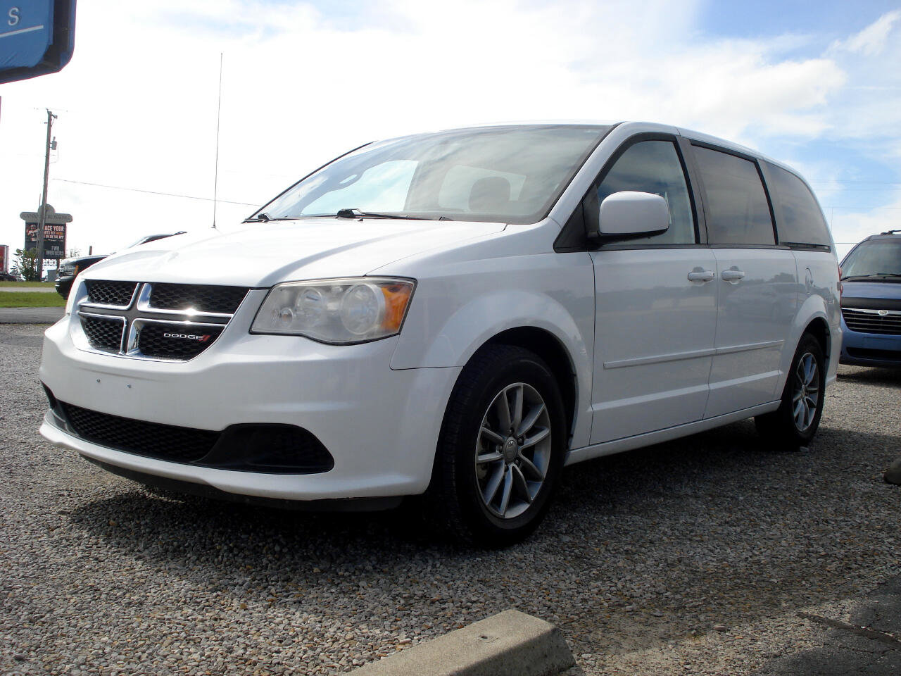 Used 2016 Dodge Grand Caravan SE image 4