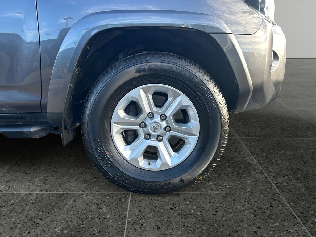 Used 2019 Toyota 4Runner SR5 Premium image 10