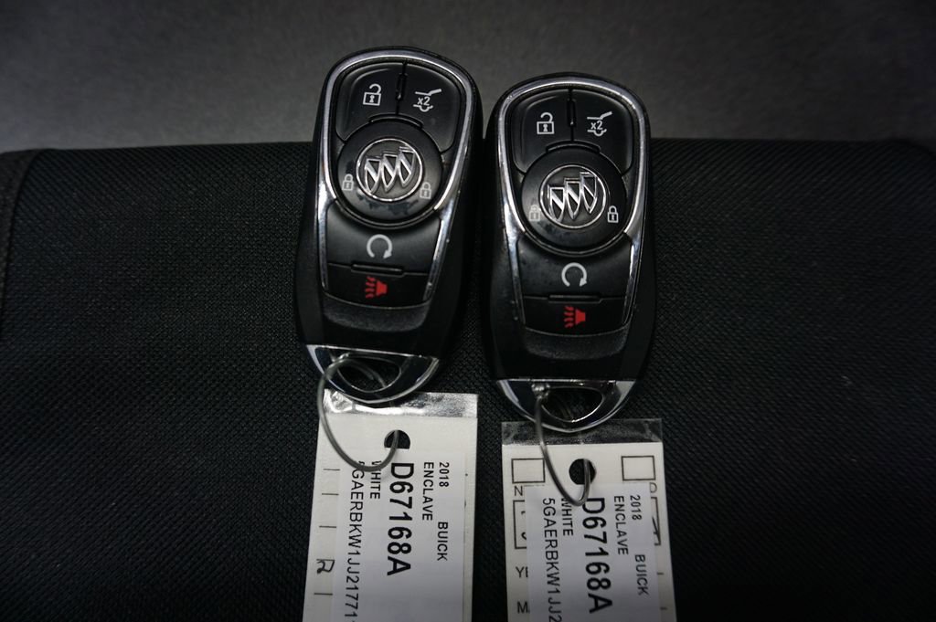 Used 2018 Buick Enclave Essence FWD image 19