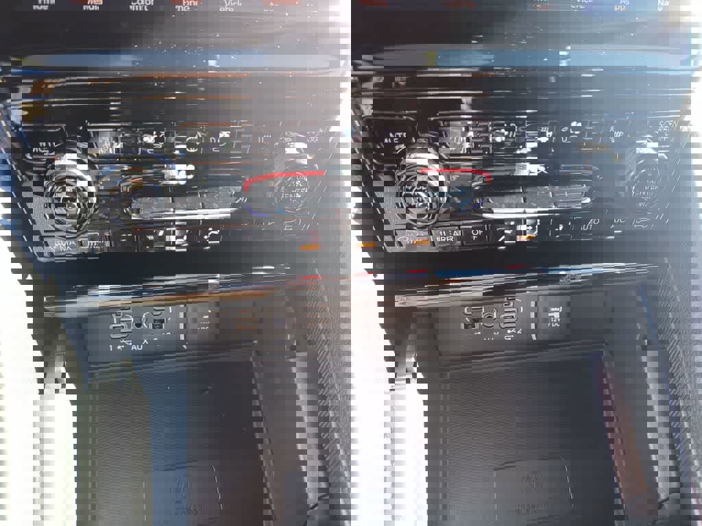 New 2025 Jeep Grand Cherokee L Limited w/ Luxury Tech Group II image 19