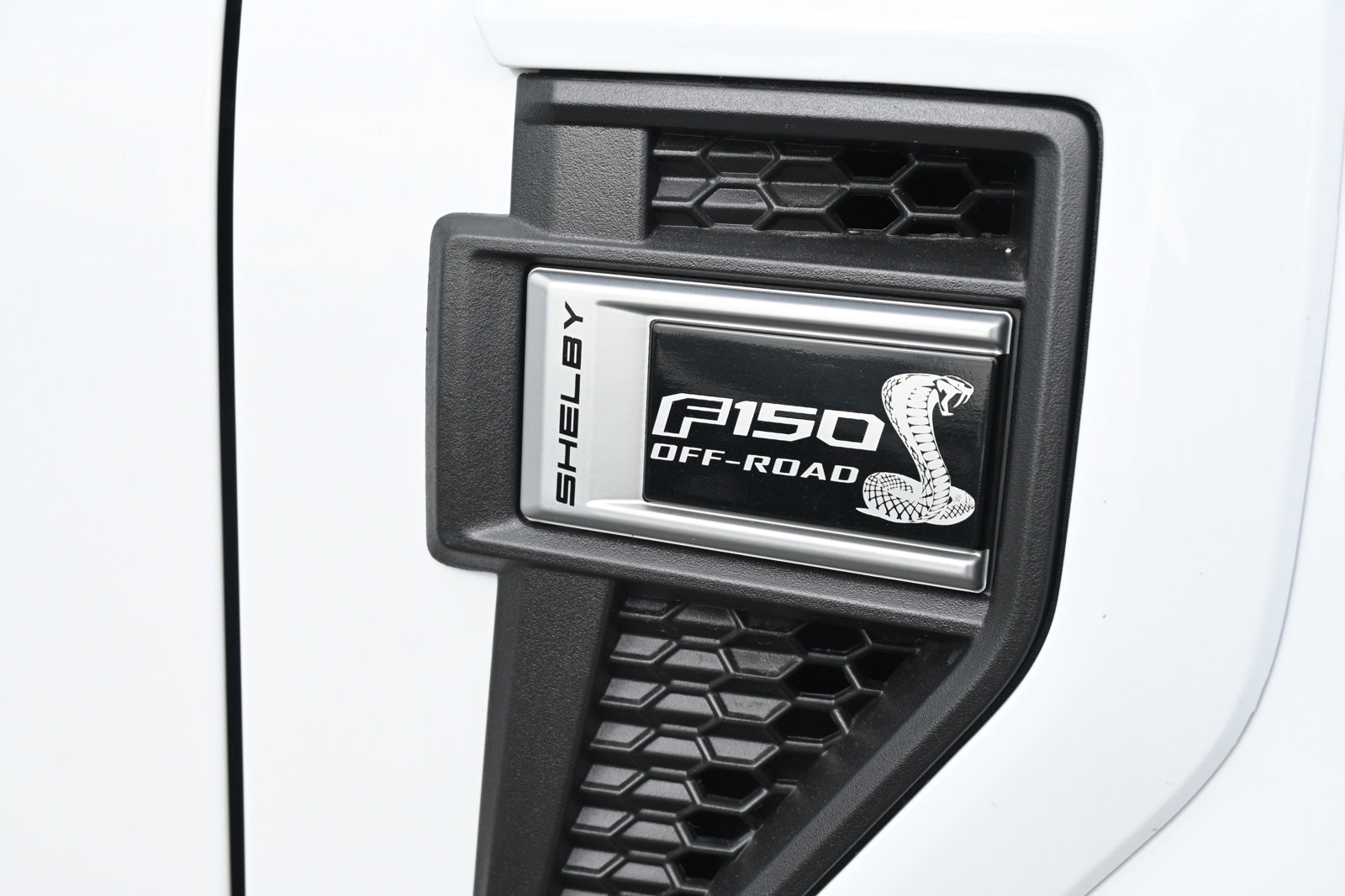 New 2025 Ford F150 Lariat w/ Equipment Group 502A High image 11