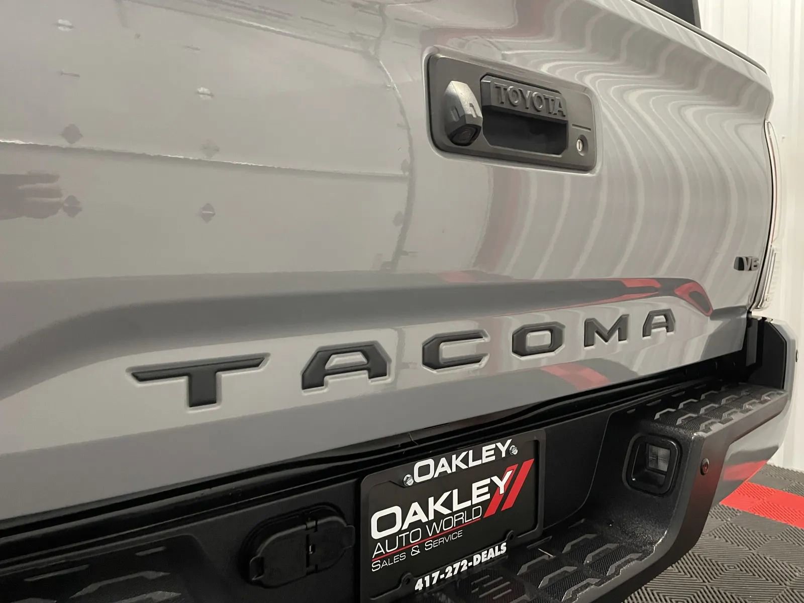 Used 2020 Toyota Tacoma TRD Sport w/ Technology Package image 17