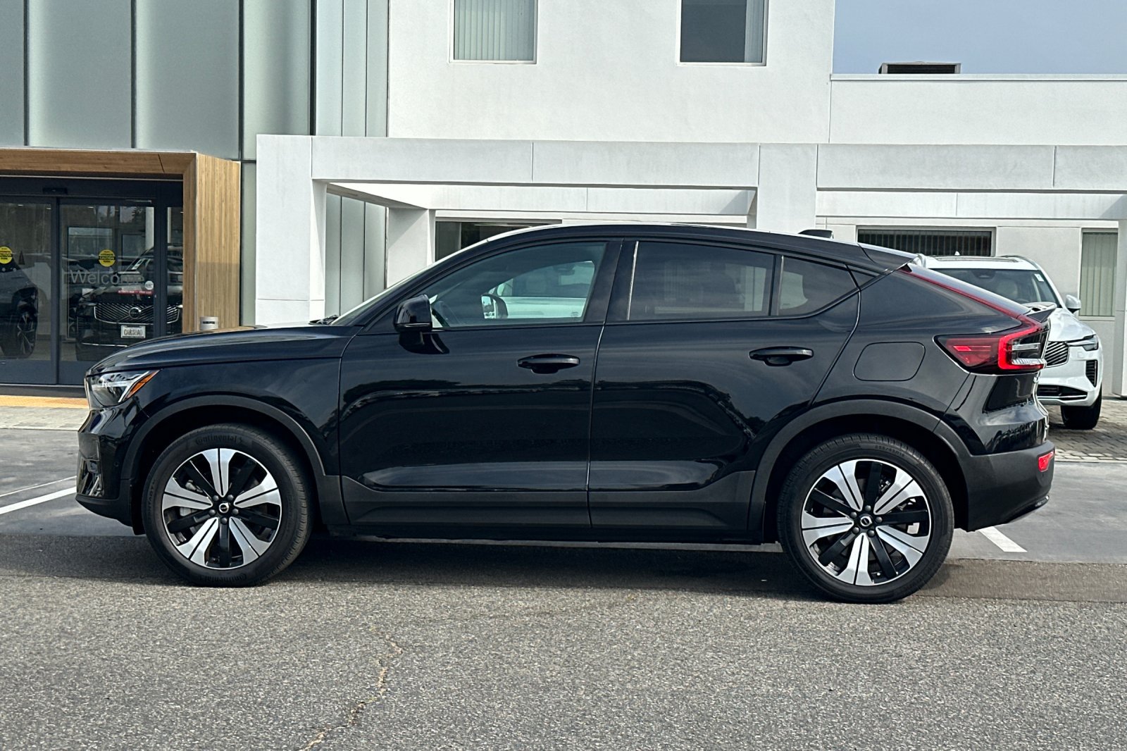 Certified 2023 Volvo C40 P8 Recharge Plus AWD/4WD image 7