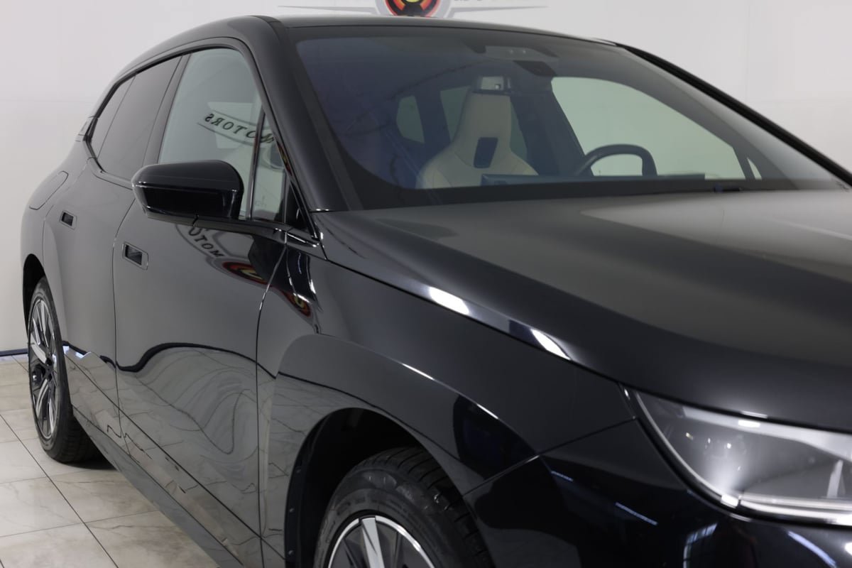 Used 2024 BMW iX xDrive50 w/ Premium Package AWD/4WD image 39