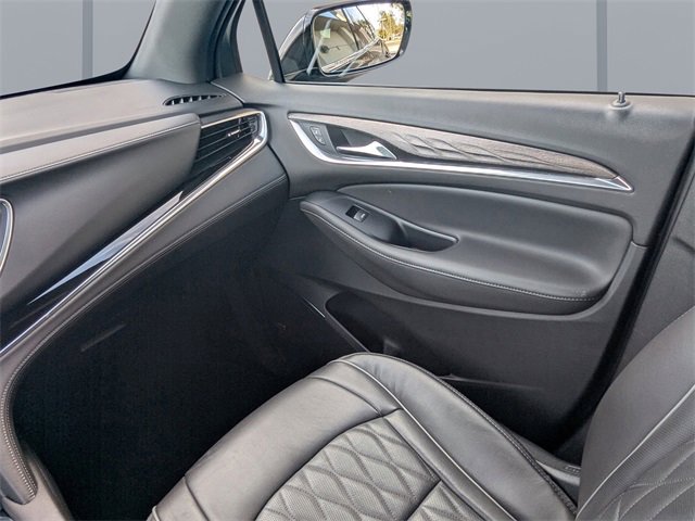 Used 2023 Buick Enclave Avenir w/ Avenir Technology Package image 20